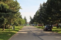 Sokolská ulice vede ke sportovnímu areálu