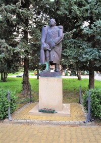 Socha M. I. Kutuzova v parčíku v ulici Na Liškově 
