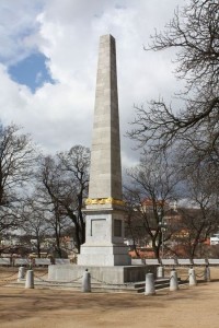 Brno - Obelisk v Denisových sadech v předjaří 2009