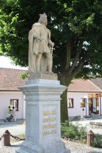 Kunštát - socha krále Jiřího
