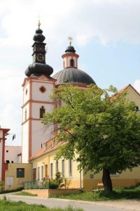 Znojmo-Hradiště - chrám sv. Hyppolita a klášter křížovníků s červenou hvězdou