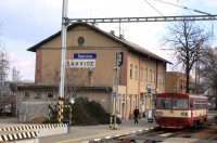 Železniční stanice v roce 2009, v popředí motorový vlak lokální trati Šakvice - Hustopeče u Brna