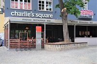 Minipivovar Charlie's Square se stylovou restaurací