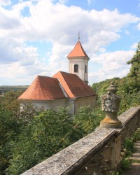 Pohled na kostel sv. Jiljí ze zámecké terasy