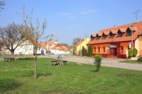 Dolní Dunajovice - putování po zajímavostech obce a okolí