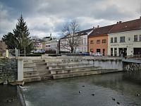 Masarykovo náměstí u řeky Svitavy