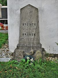 Hrob sochaře Josefa Břenka