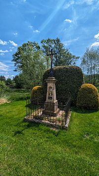 Křížek na konečné Křinic