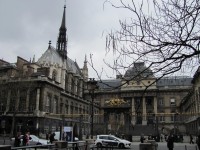 Saint chapelle se skrývá ve dvoře Justičního paláce