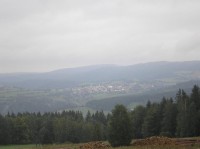 Kozí Hřbety.: Pohled z Flusárny na Kašperské Hory.