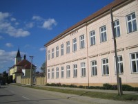 Topolná - škola a kostel