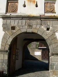Hlavní brána do hradu