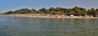 Ponoramatický pohled na pláž u kempu Molino a Fuoco. 