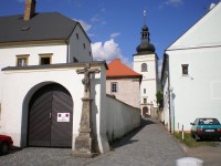 Svitavy - pohled Hřbitovní ulicí na kostel sv. Jiljí