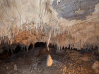 jeskyně Balcarka s bohatou a barevnou krápníkovou výzdobou