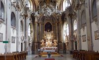 interiér barokní baziliky na Svatém Kopečku u Olomouce