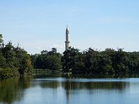 Minaret v areálu zámeckého parku Lednice