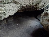 na pravém břehu říčky Křinice se nachází skalní převis s poměrně rozlehlými podzemními prostorami - Jeskyně Víl