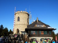 kamenná věž o výšce 18 metrů stojí na nejvyšším vrcholku Blanského lesa, na vrcholu hory Kleť (1083 m n.m.) - nejstarší kamenná rozhledna v Čechách (z roku 1825) s horskou chatou