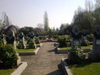 Hroby rudormějců, kteří zahynuli při osvobozování Prahy  v roce 1945