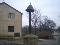 Dřevěná zvonička v Hrdlořezích