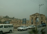 Pohled na Jerash od přístupové silnice