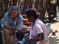 na návštěvě u Apexy ve vesnici Kochchi Kode