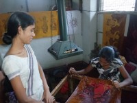 v batikové dílně v Nuwara Eliya