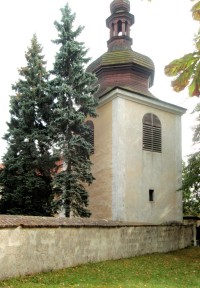 Zvonice a hřbitovní zeď