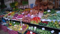  ovoce  a zelenina na tržnici.