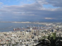 Haifa z hory Karmel.