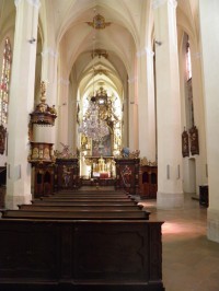 Interiér kostela ve Vyšším Brodě.
