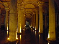 Podzemí Cisternové baziliky.