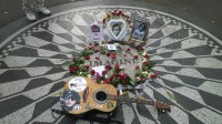 Pomníček J. Lennona v Central Parku.