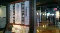 Výstava o výstavbě a historii mrakodrapu.