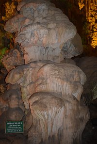 Jeskyně Hang Dau Go.