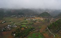 Pohled z Lung Cu k čínské hranici.