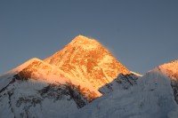 Západ slunce na Everestu.