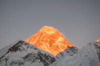 Západ slunce na Mount Everestu.