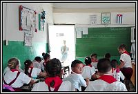 Kubánští školáci ve Viňales.