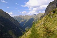 Pohled do údolí nad Gollinghütte.