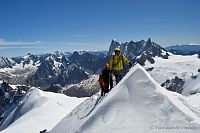 Horolezci na Aiguille du Midi.