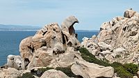Capo Testa - pěší túra po skalnatém pobřeží.