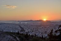 Západ slunce nad Athénami.