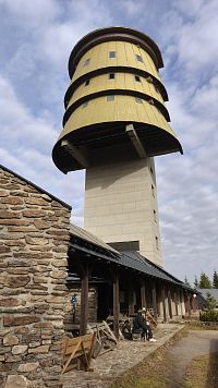 Rozhledna na Poledníku.