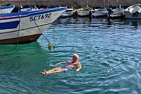 Předvánoční koupání v Catanii.