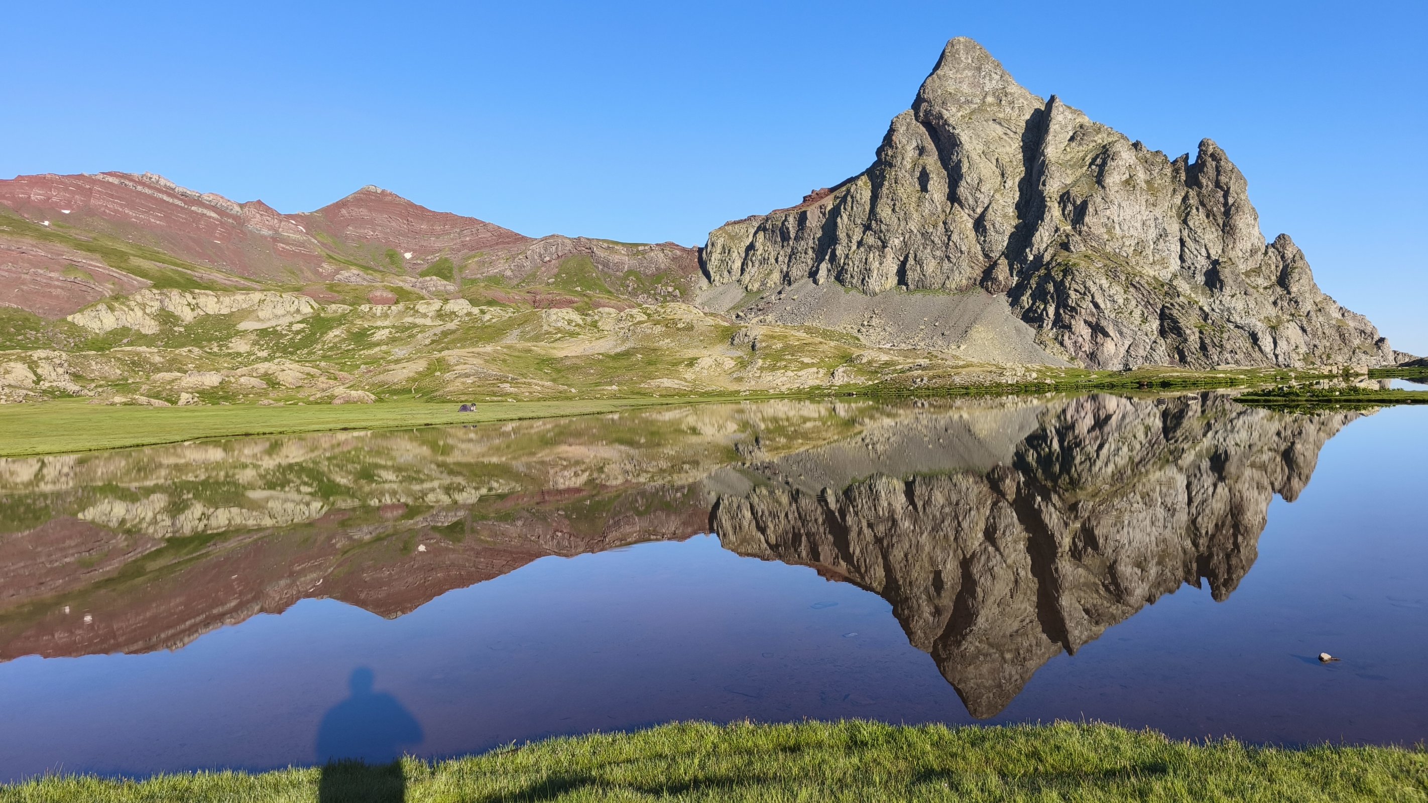 Jezera ve španělských Pyrenejích.