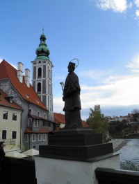 socha na Lazebnickém mostě.