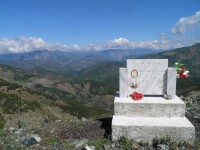 pomníček obětí albánsko-kosovské války.