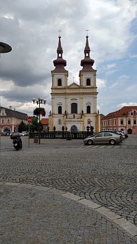 Děkanský kostel Povýšení sv. Kříže na Mírovém náměstí